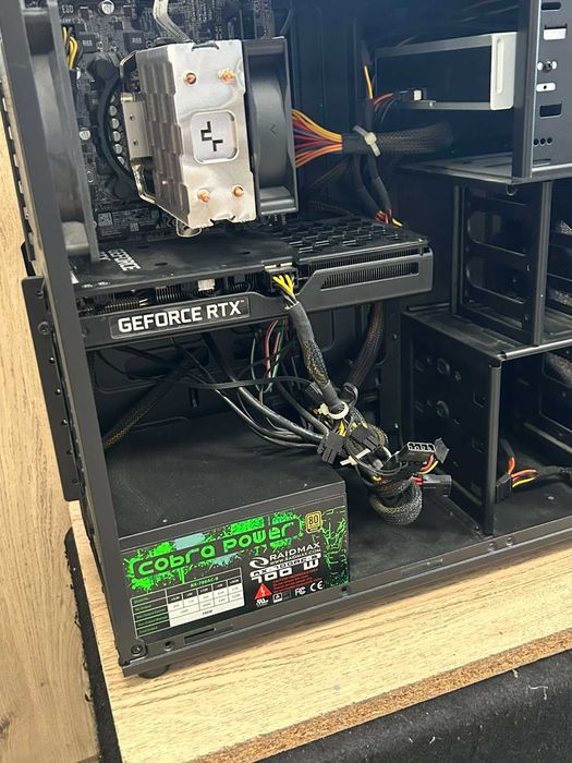Компютър ASUS конфигурация
