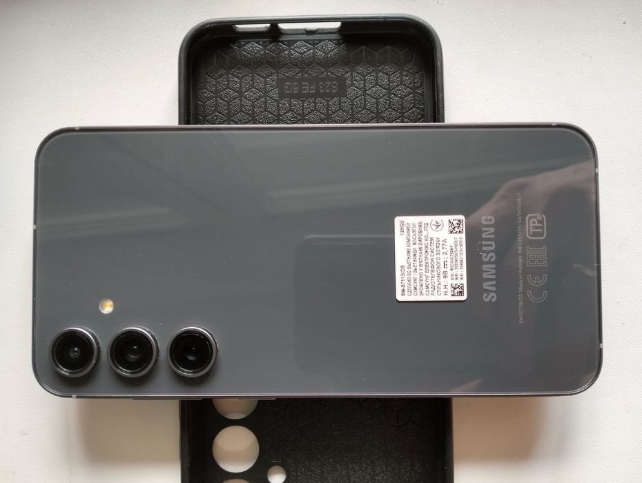 Продам Смартфон Samsung Galaxy S23 FE 8 ГБ/128 ГБ серый.