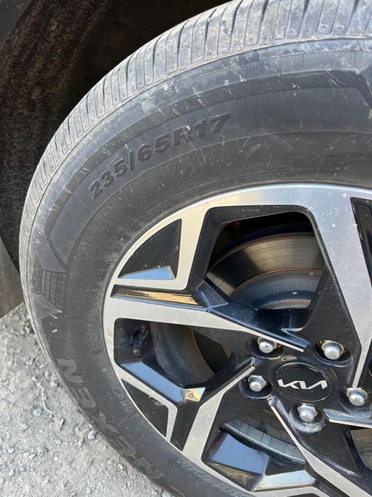 Продам летние шины. 235/65 R17
