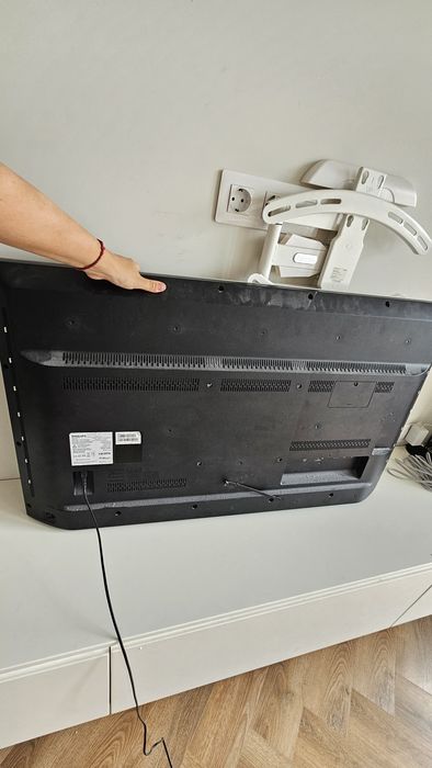 Телевизор Philips Ambilight 4К UHD 43" Android 43PUS6412/12 - дисплей за смяна или за части