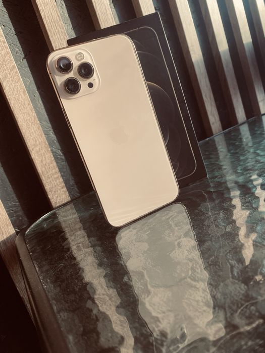 Продам iPhone 12 pro Max