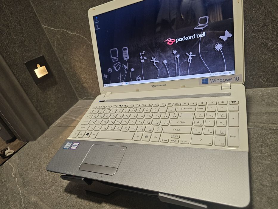 Отличный Ноутбук Acer (core i5/6ОЗУ/500HDD)