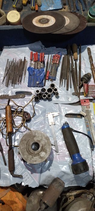 Продаются инструменты