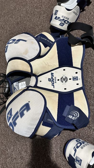 Продам хоккейный костюм