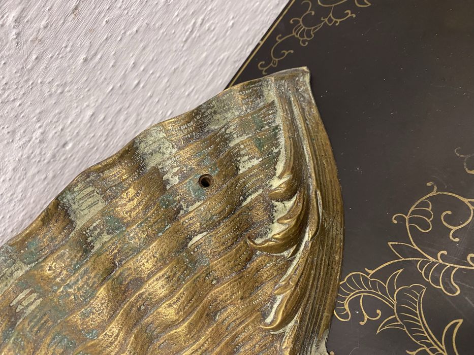 Стенна кашпа мида от масивен месинг