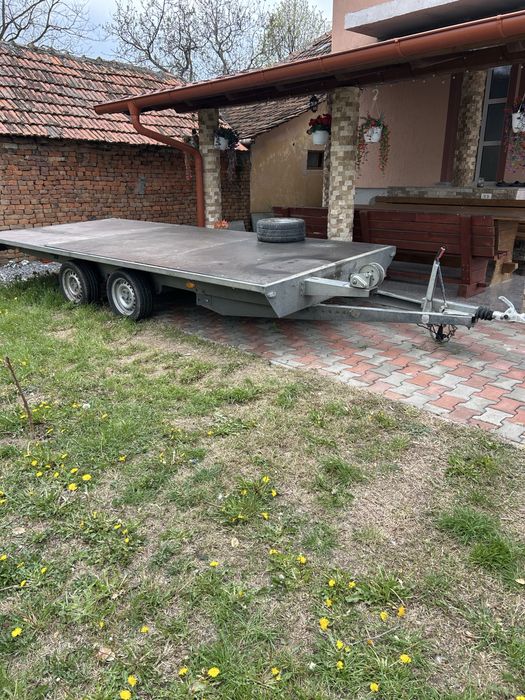 trailer cu doua axe
