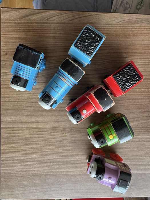 Lot 5 trenulete Thomas lemn