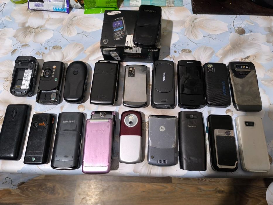 Продаю телефоны в хорошем состояние