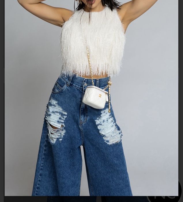 Дънки в тъмносин цвят