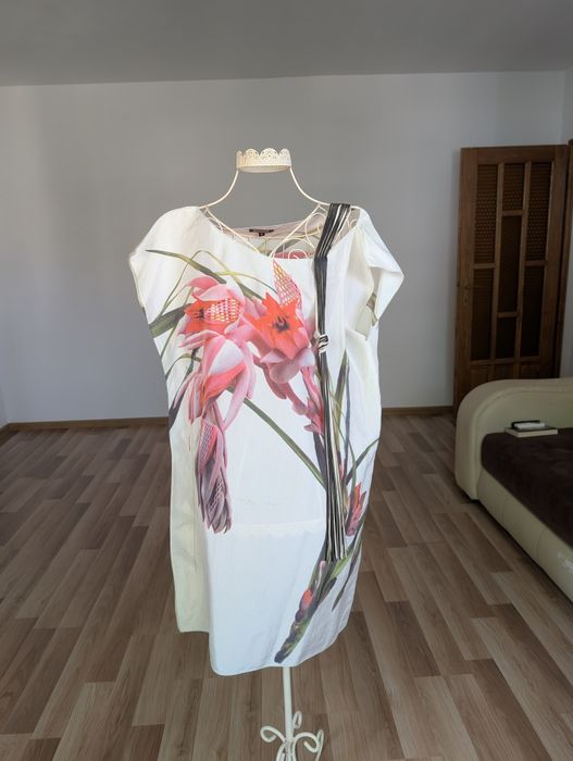 Rochie mătase cu aplicații