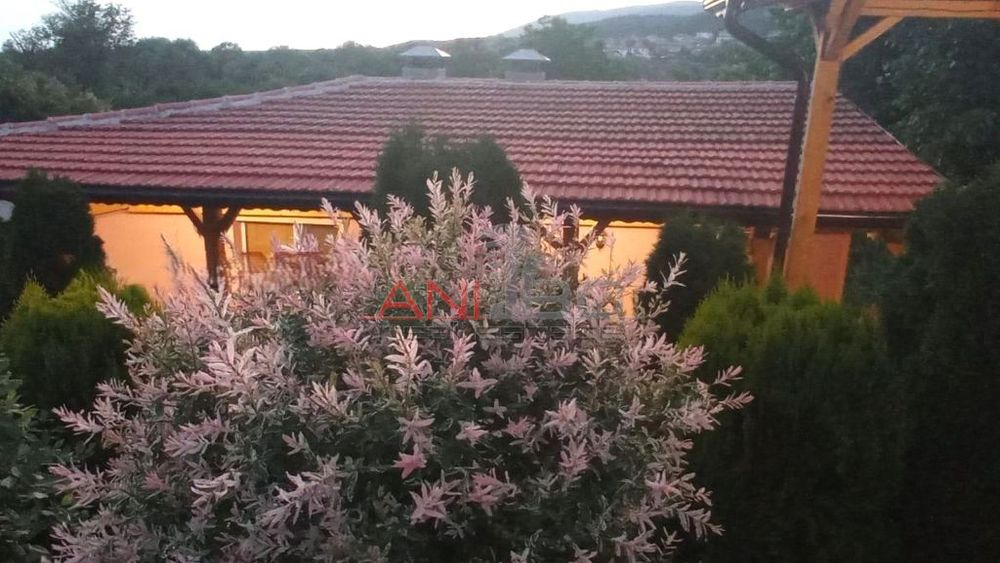 Къща в София, област-гр.Годеч площ 55м2, 330м2 УПИ, цена 125000€