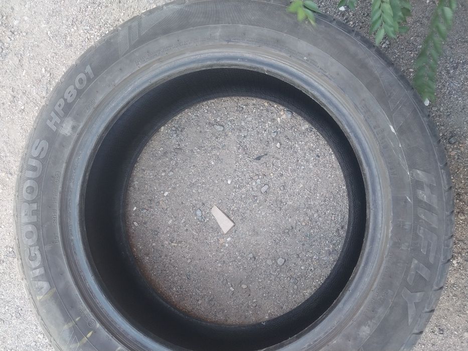 2 шины Hifly Китай 235 55 R18.