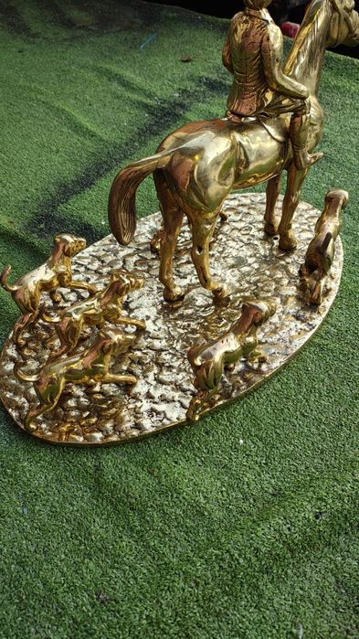 Конник с кучета.месимг