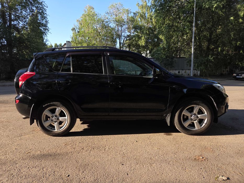 Toyota RAV4 2006г 2.0