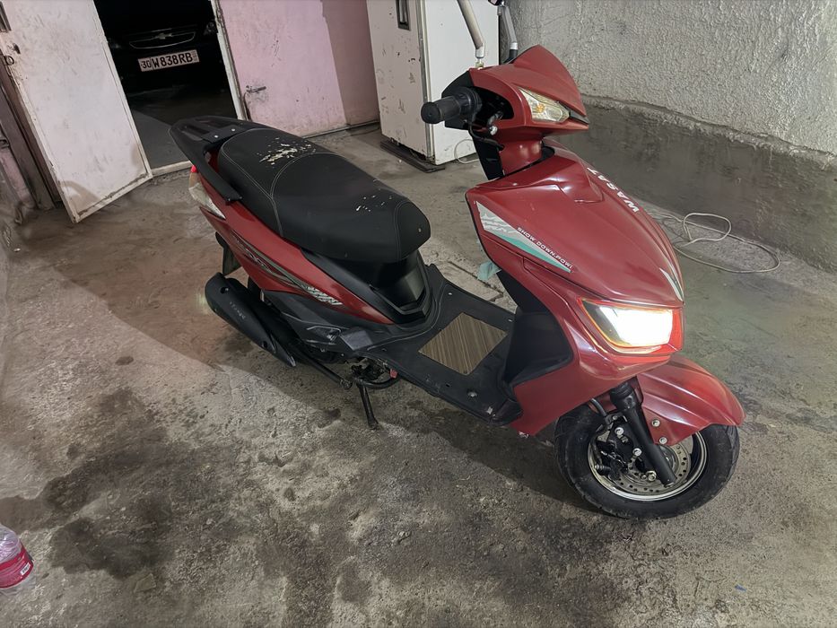 Srochna sukuter sotiladi arzon narxda