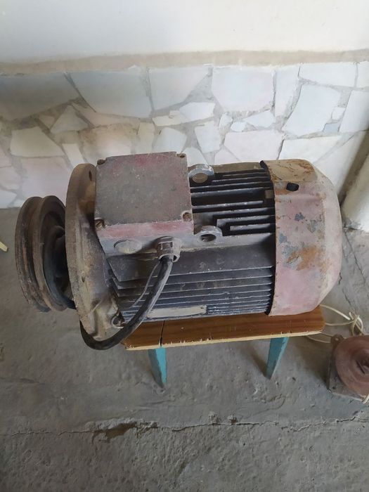 Срочни 380 В ли мотор сотилади 2 млн яна келишамиз...