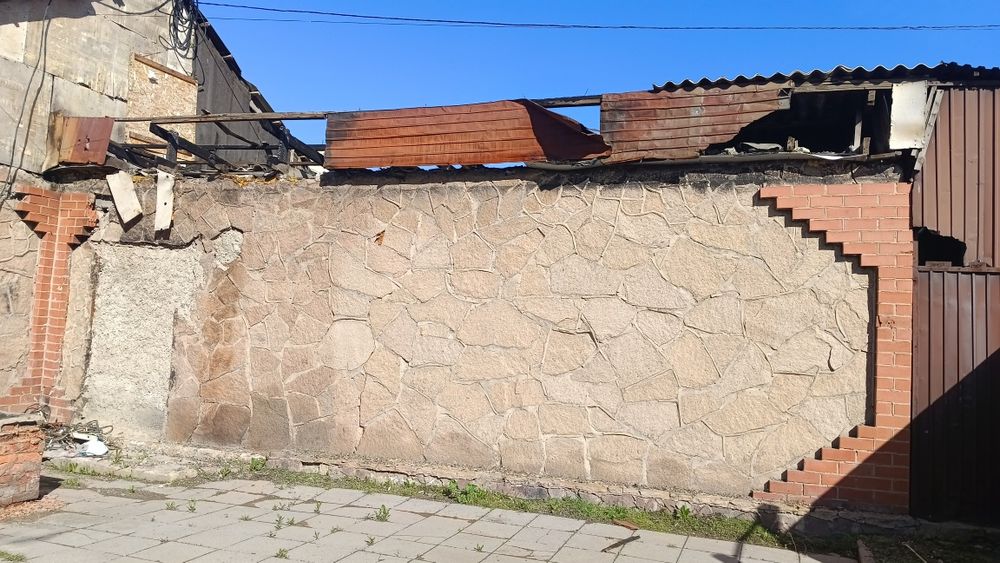 Дом на рабор продается.