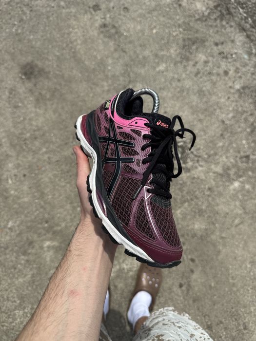 Asics cumulus 17 gore tex running hiking trekking outdoor comfy burgundy