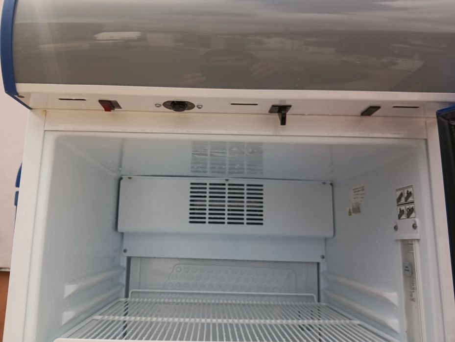 Вертикална плюсова хладилна витрина за бира, вода, безалкохолни напитки и други с 12 месеца гаранция!