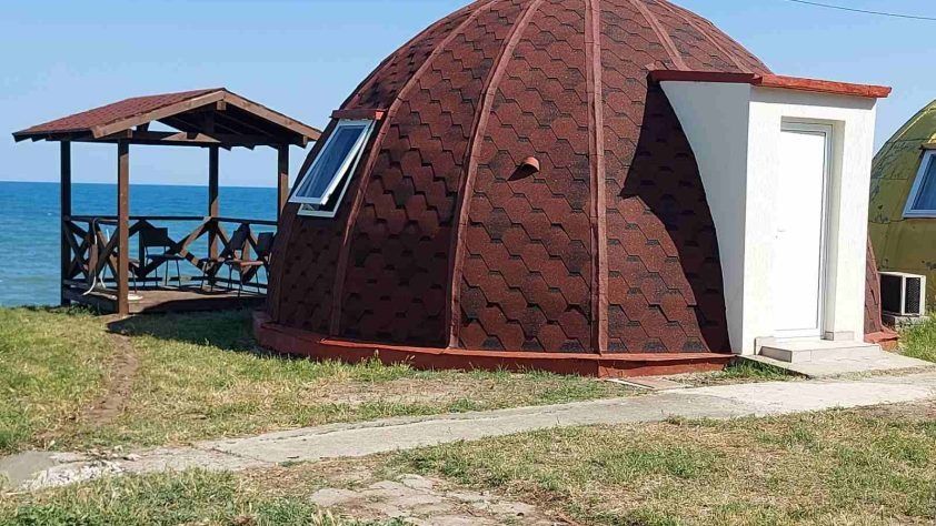 Бунгала на брега на морето