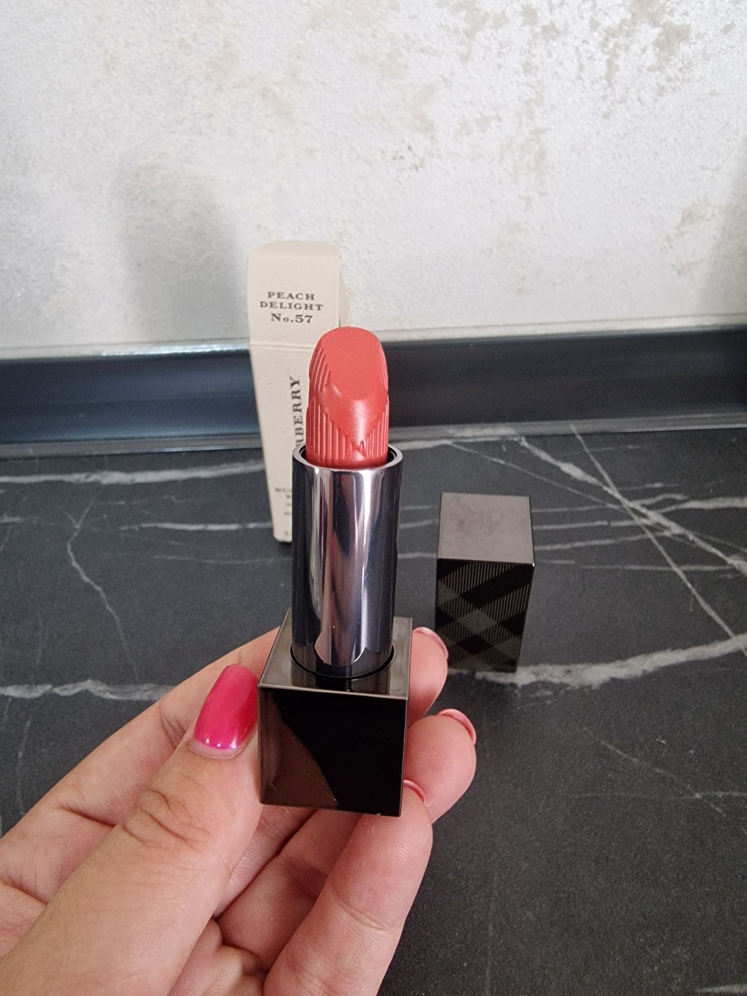 Burberry kisses peach delight 57 hotsell