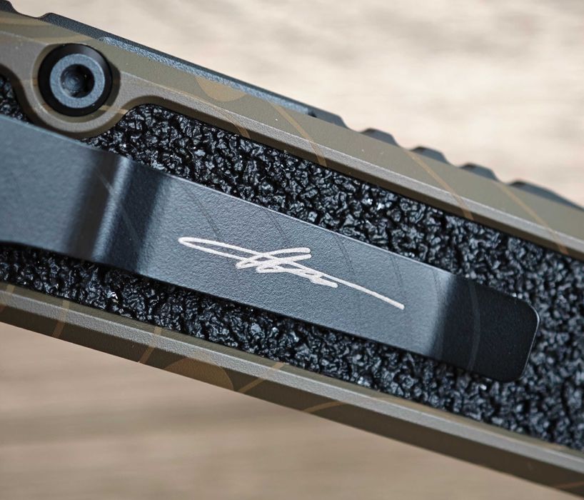 Microtech LUDT Gen III T/E Signature Automatic Knife Badlands Camo нож