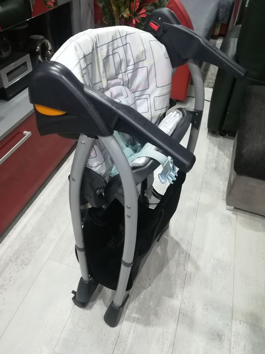 Стол за хранене с регулиране и колелца Chicco