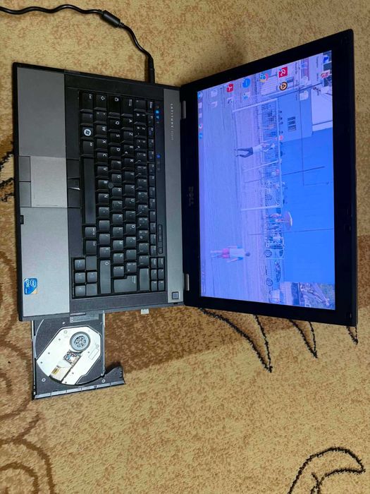 Vand Laptop Dell - 6 GB ram