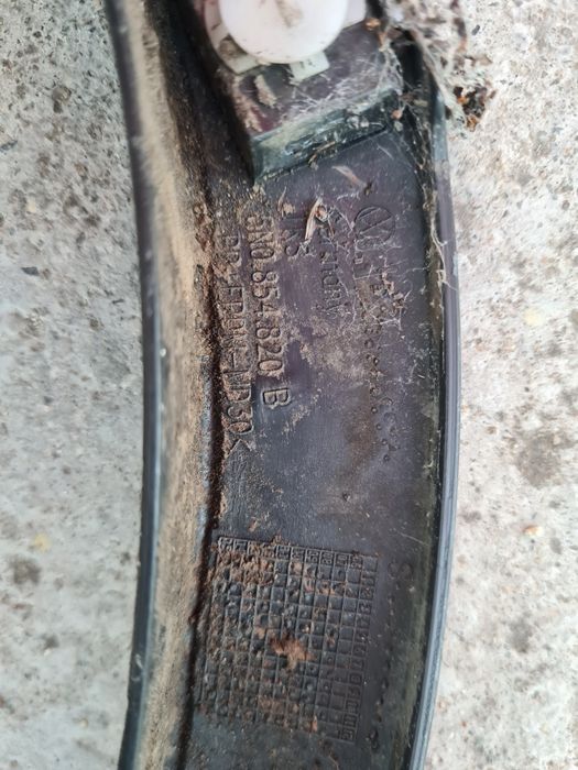 Bandou stanga aripa spate VW Tiguan 5N