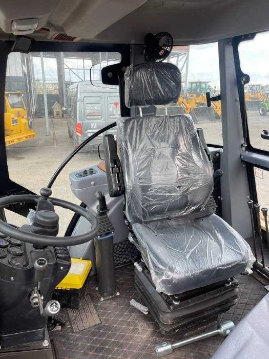 Экскаватор-Погрузчик 3в1 SHANMON 388