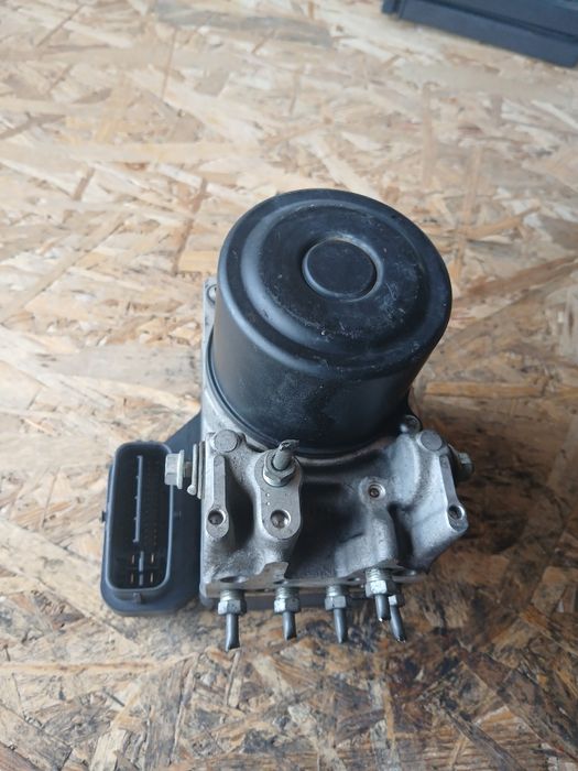 ABS помпа Toyota Rav4 2010 2.2 D-CAT