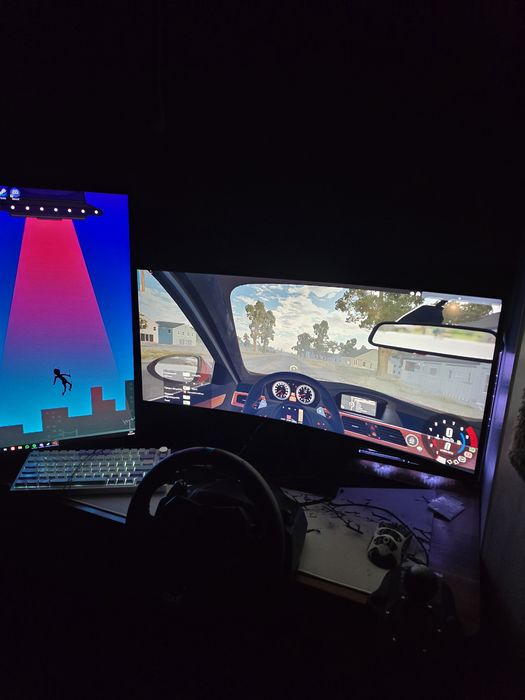 Полный игровой сетап RTX 5070 / i9-9900k / 2 Монитора / Руль G29/

Пер