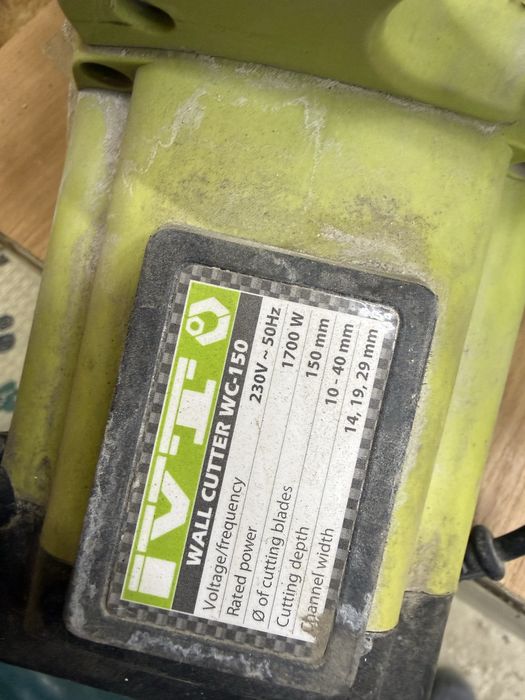 Штроборез IVT пчелка