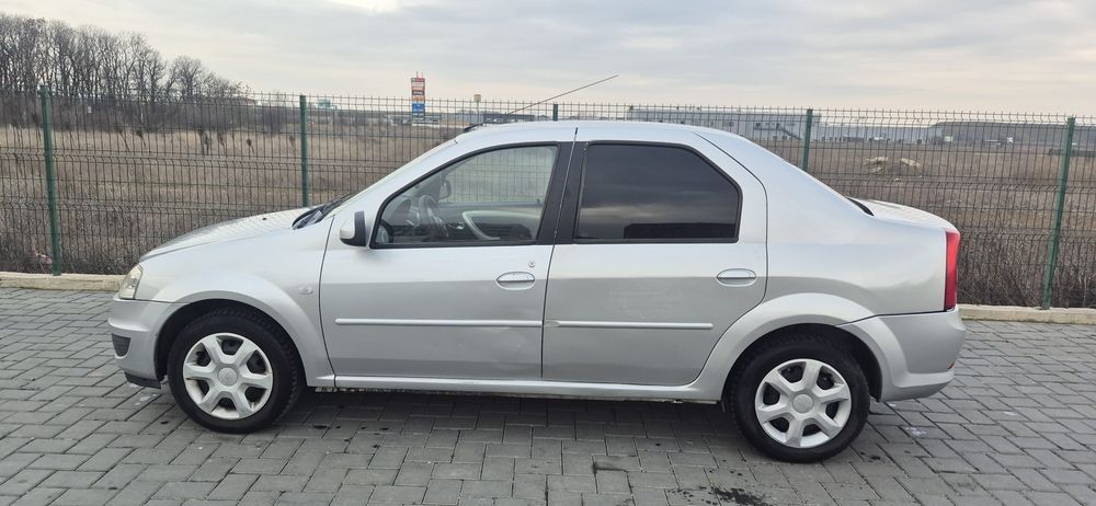 Vând Dacia logan 2013