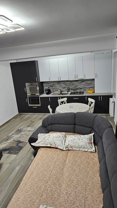 Inchiriez ap 2 si 3 camere Mamaia Nord