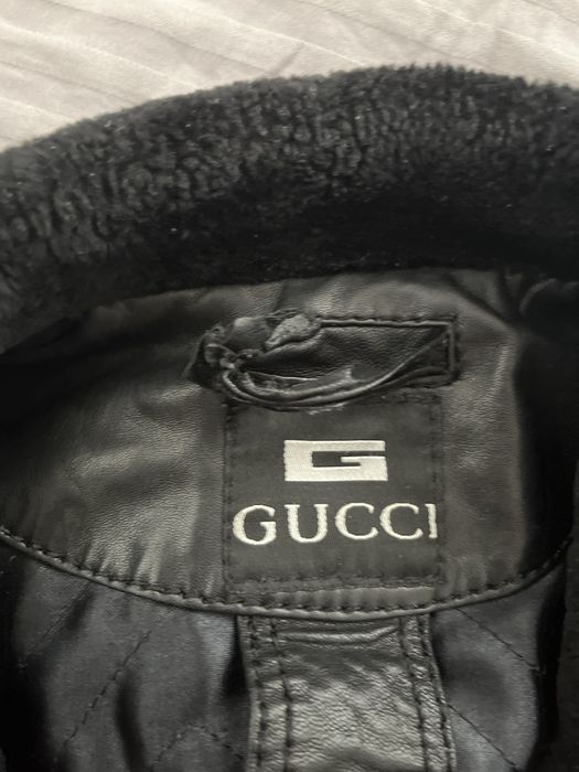 Продам срочно кожаную кутрку Gucci