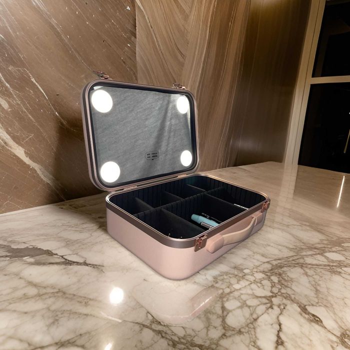 ОРИГИНАЛНА чанта за грим бижута органайзер огледало лампи розова бяла