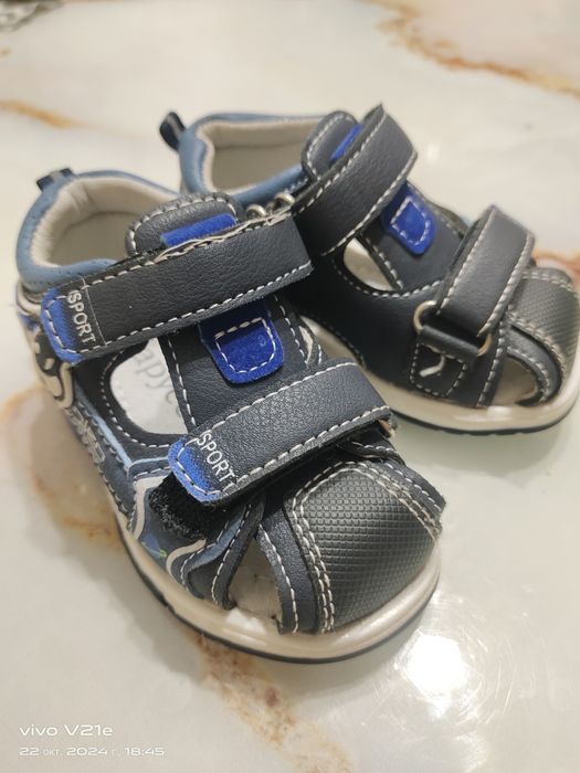 Продам сандали на мальчика