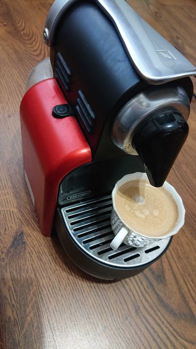 Kафе машини Delonghi с капсули nespreso!!!