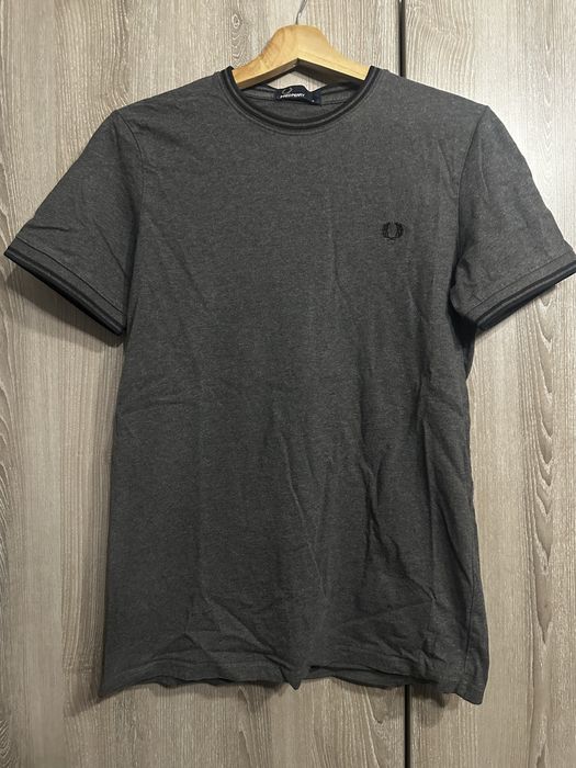 Мъжка Fred Perry сива тениска S!