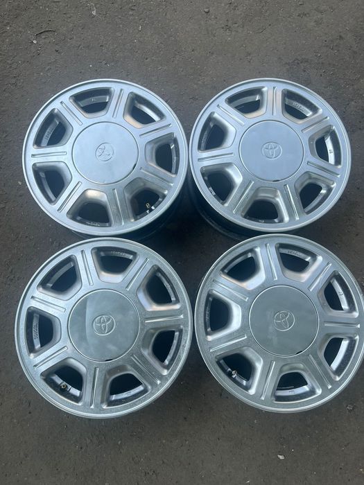 Продам литые диски R-15 (5/114.3)