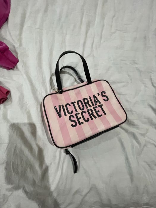 Сумки и косметички брендовые