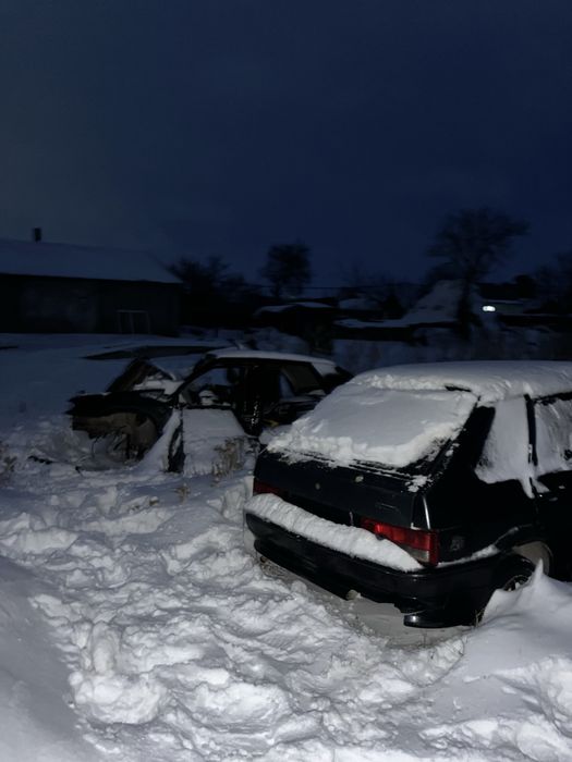 Прадаю на разбор 2114.