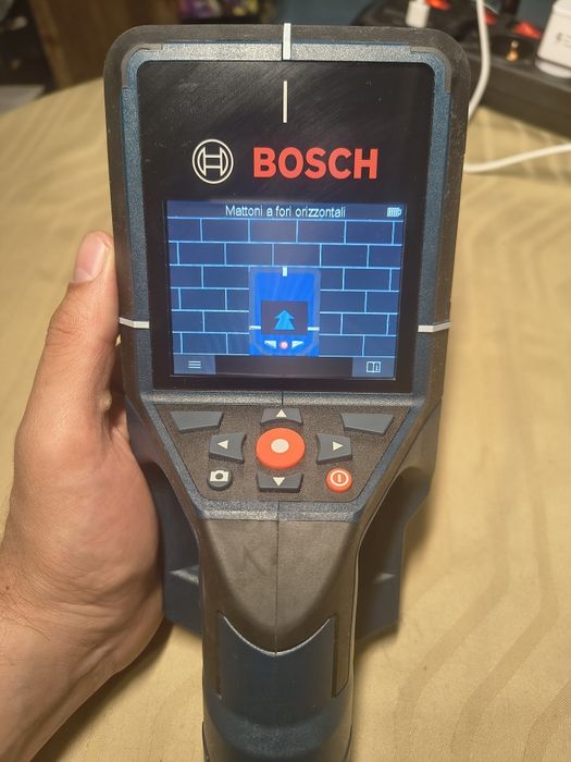 Детектор за стени BOSCH D-tect 200 C