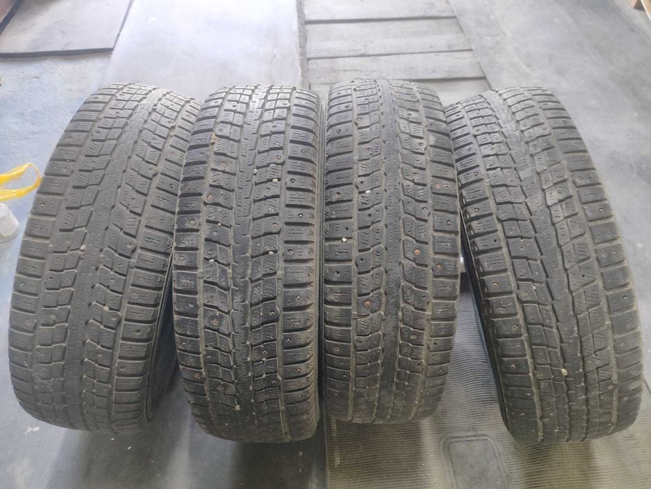 Продам ЗИМНЮЮ Резину DUNLOP 205/60/16 Б/у