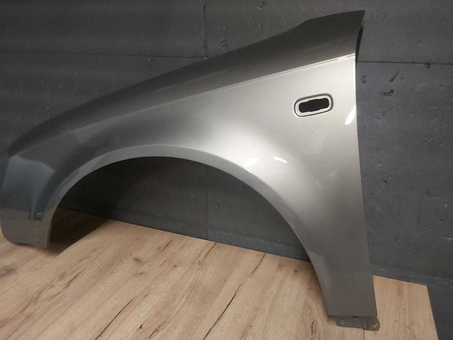 Aripa Fata Stanga Audi A4 B7 An 2004-2008 (LY1Q (Auriu))