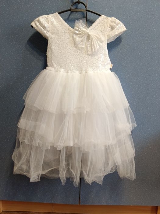 Детские нарядные платья.