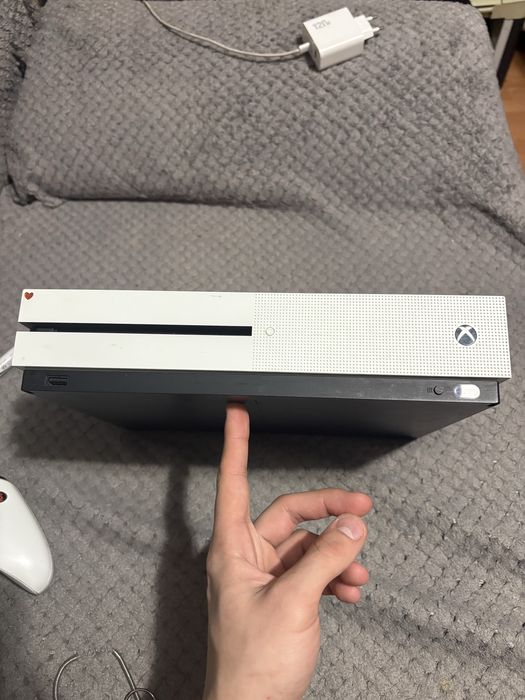 Xbox one s продам или предлагайте обмен