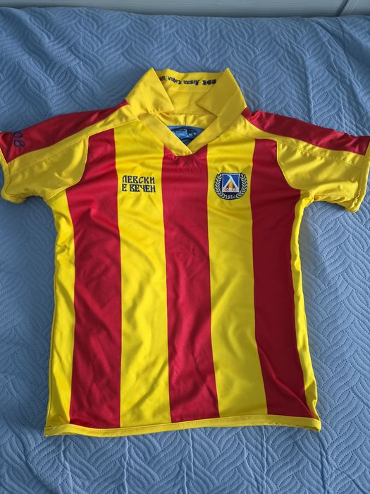 Тениска на Левски размер S за дете между 10 и 13 г