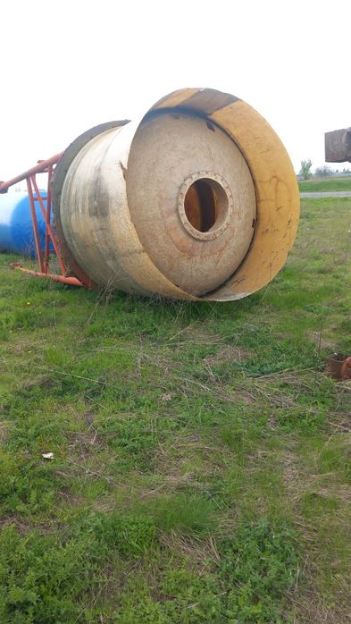 Vând rezervoare fibra sticla